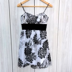 WHBM Black & White Sleeveless Dress - Size 0